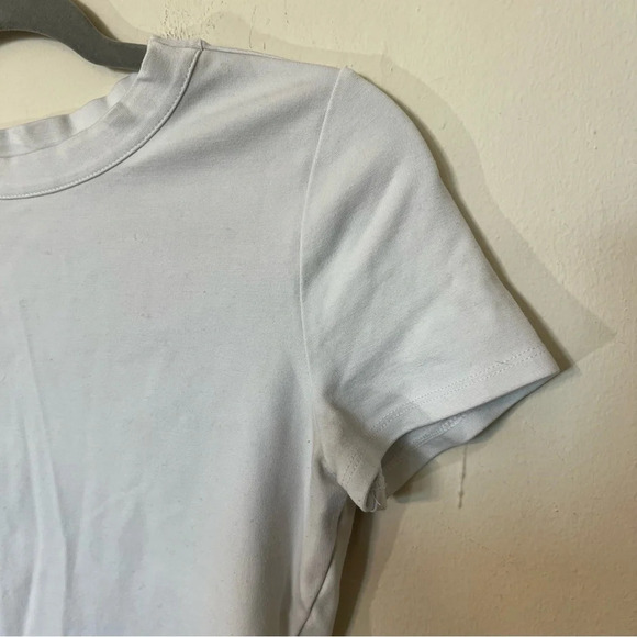 Express Classic White Crewneck Short Sleeve Tee Shirt Bodysuit Size Medium - Picture 2 of 7